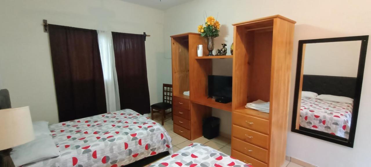 Hotel La Estancia Rio Verde Ngoại thất bức ảnh
