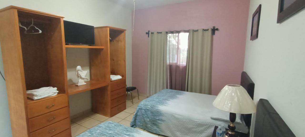 Hotel La Estancia Rio Verde Ngoại thất bức ảnh