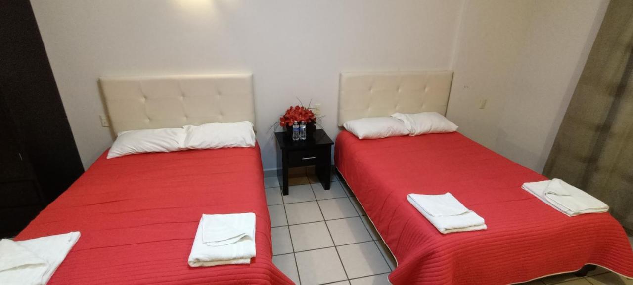 Hotel La Estancia Rio Verde Ngoại thất bức ảnh